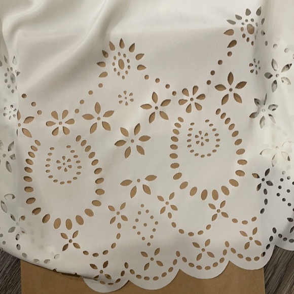 Beautiful laser cut blouse - Picture 2 of 3